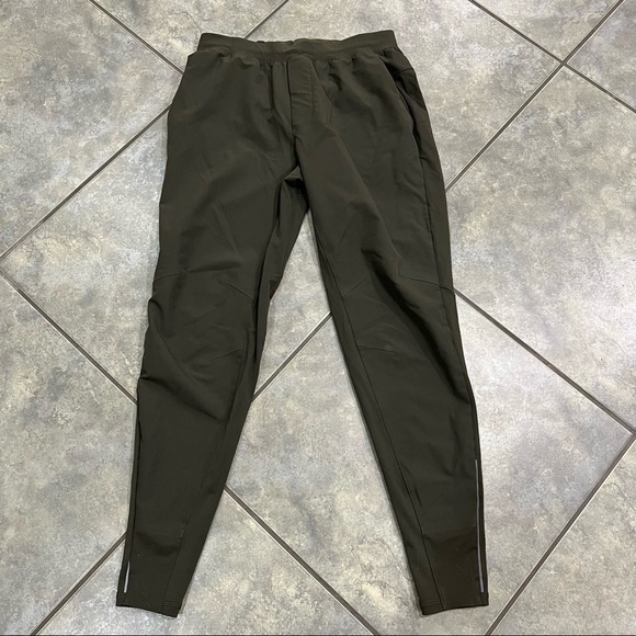Lululemon Switch Up Jogger Pants Mens Small Olive Tapered Athletic Gorpcore EUC - Picture 1 of 10